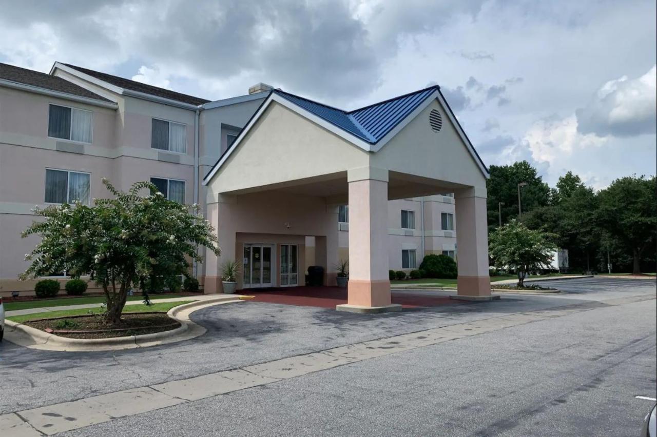Country Inn & Suites By Radisson, Fayetteville I-95, Nc Zewnętrze zdjęcie